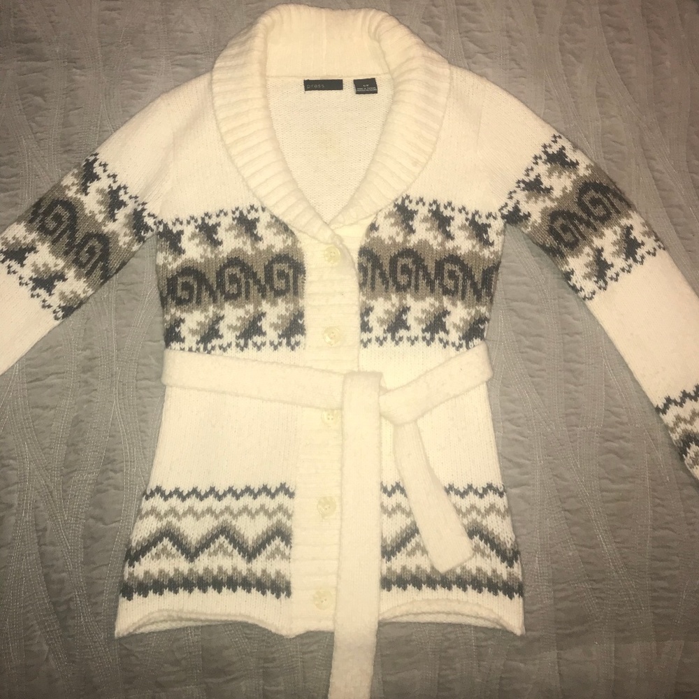 Press button up sweater with belt